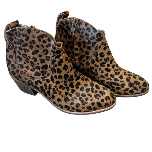 UGG Shoes - UGG Kingsbury Leopard Bootie